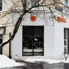 «Много лосося» открыл первый ресторан с алкоголем — планируется ещё до 30 точек в Москве