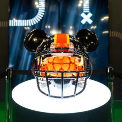 Disney, NFL и Champion представили коллекцию одежды для клубов NFL