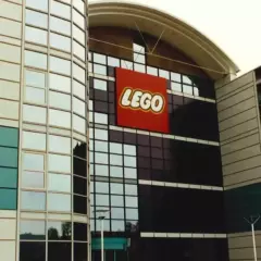 От столярной мастерской до мирового бренда — история компании LEGO