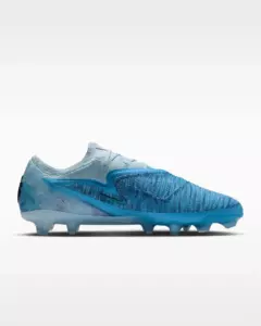 Чем интересны бутсы Холанда от Nike
