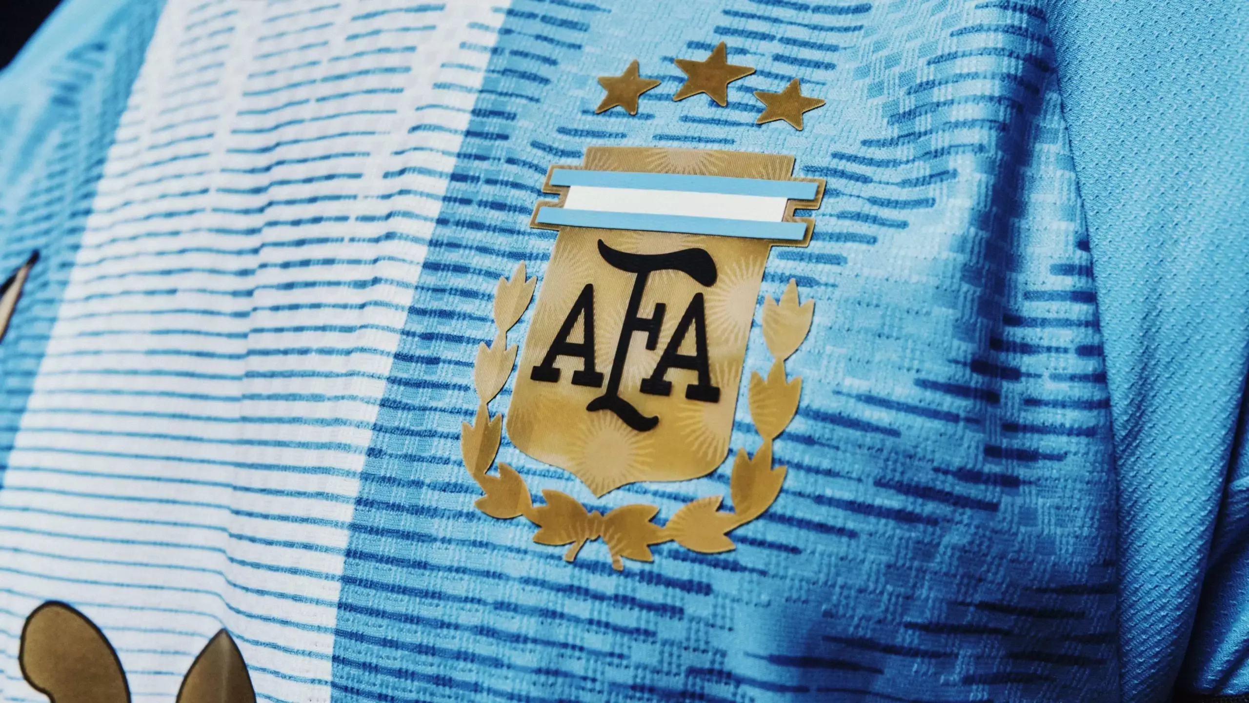 Как выглядит прощальная футболка Месси от adidas