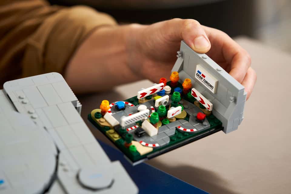 LEGO × PlayStation — что внутри