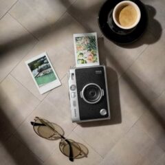 Fujifilm представила instax mini Evo 2 — камера печатает снимки и сохраняет короткое видео