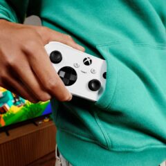 Xbox представила Nano — карманный геймпад весом около 100 граммов